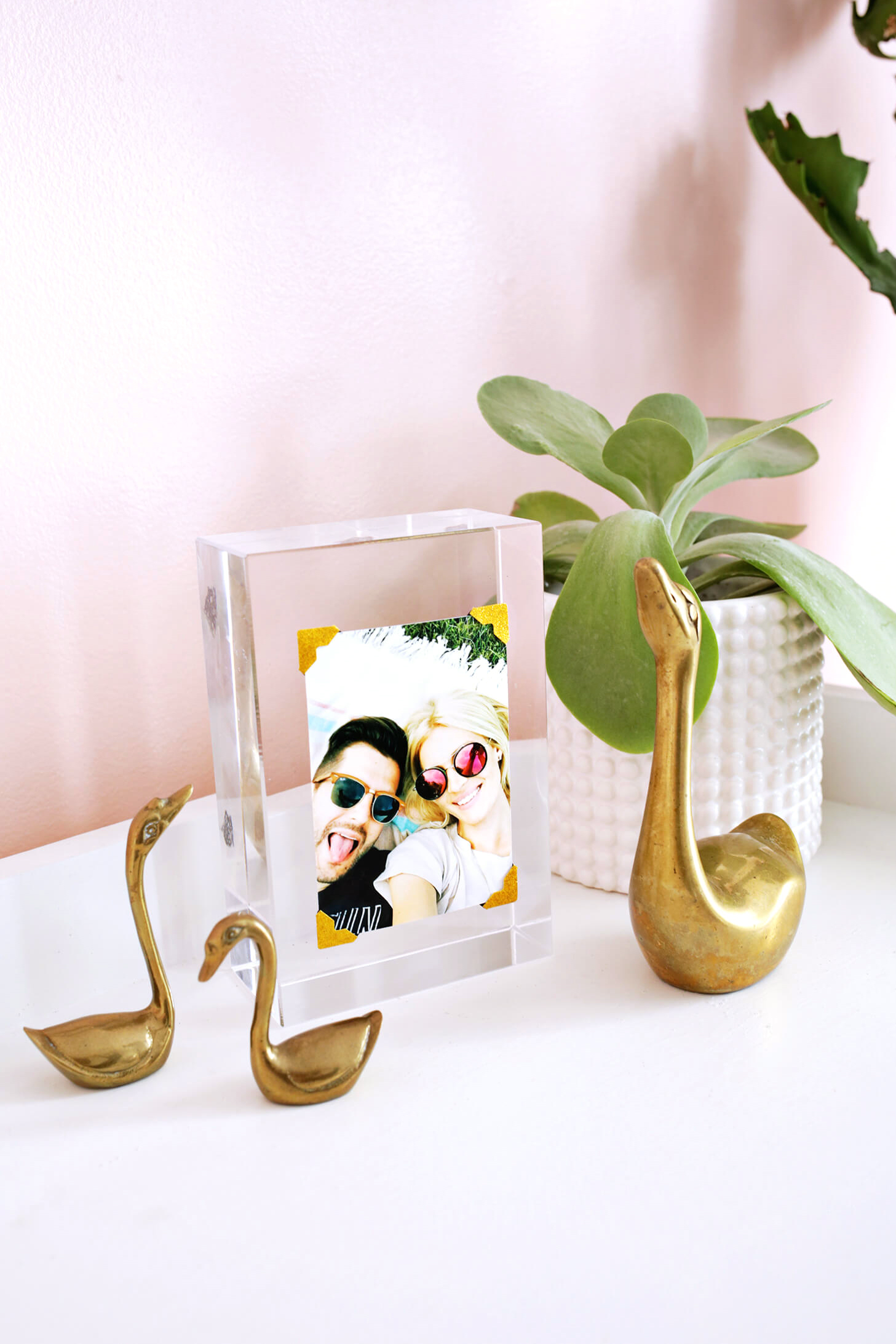 Mother’s day gift guide lucite frame