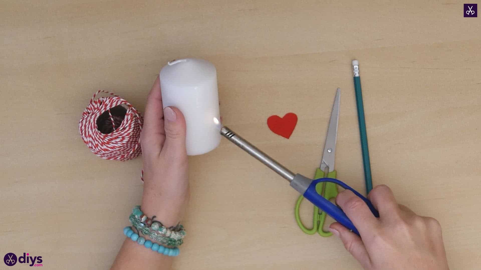 Diy valentine’s candle red paper step 3