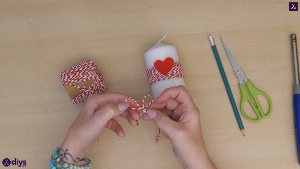 Diy valentine’s candle red paper step 5